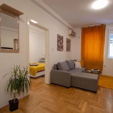 Centar Stan Na Dan Za Do 4 Osobe Apartment Novi Sad